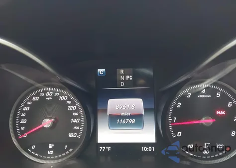 2016 Mercedes-Benz C 300 4Matic z USA, uszkodzony, nr VIN 55SWF4KB8GU115423